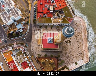 VUE AÉRIENNE CENITAL DU PHARE DE CHIPIONA AVEC DRONE Banque D'Images