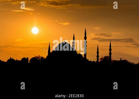 Coucher de soleil sur les mosquées d'Istanbul. Turquie. Banque D'Images