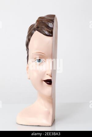 Modèle à tête mâle Plastercast visage mannequin Figure Banque D'Images