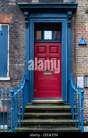 La Société pour la protection des bâtiments anciens ou SPAB au 37 Spital Square, Spitalfields, Londres. Fondée par William Morris et Philip Webb en 1877 Banque D'Images