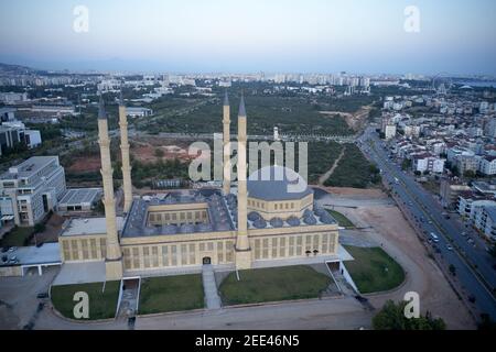 Mosquée Kulliye, quatre minarets, Manavgat, province d'Antalya. Banque D'Images