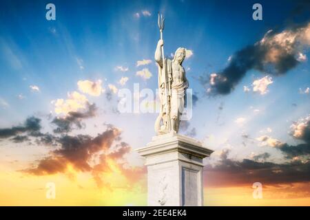 Détail de la statue, de la sculpture ou du monument Poséidon ou Neptune dans la baie de la Havane Banque D'Images