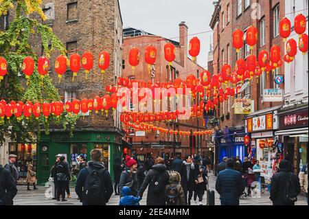 11/09/2019. Londres, Royaume-Uni. Lanternes rouges décorant des rues et des passages dans le quartier de Chinatown à Soho. Banque D'Images