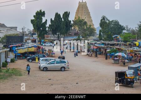 Marché aux puces (marché aux puces) .le marché primitif de l'empire vijayanagra en face de Virupaksha temple à Karnataka, Inde Banque D'Images