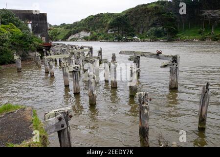 Vieux tas de quai, Patea, Île du Nord, Nouvelle-Zélande Banque D'Images