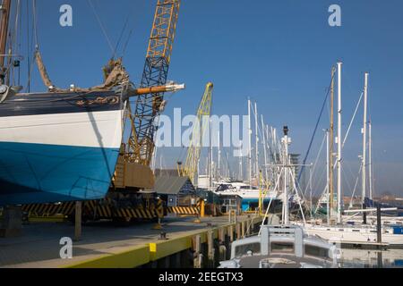 Le quai de Gosport Boatyard, Gosport, Hampshire, Angleterre, Royaume-Uni Banque D'Images