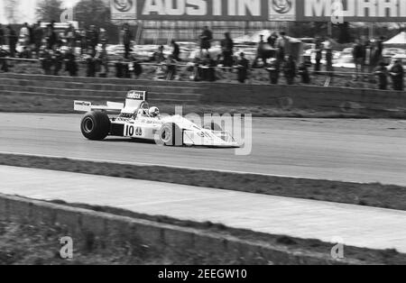 Lella Lombardi, course de voiture 10 à Silverstone, 12/04/75 Banque D'Images