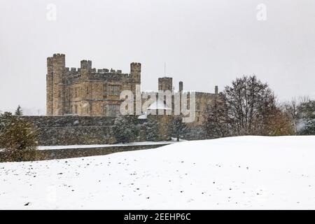 Château de Leeds à Snow Banque D'Images