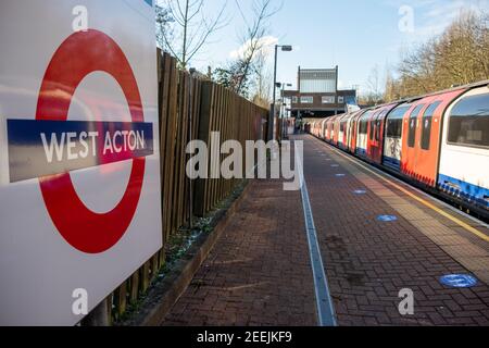 London - West Acton station sur la Central Line, une station de métro de Londres dans West London Banque D'Images