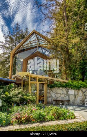 RANCHO PALOS VERDES, CA/USA - 28 FÉVRIER 2015 : extérieur de la chapelle Wayfarers. La chapelle des wayfarers fait partie de l'église Swedenborgian d'Amérique du Nord. Banque D'Images