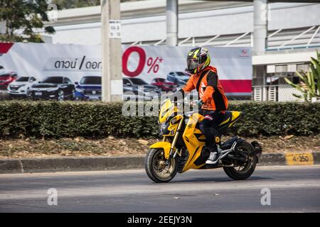 Chiangmai, Thaïlande - janvier 19 2021 : moto Honda MSX privée. Sur la route n°1001, à 8 km du quartier des affaires de Chiangmai. Banque D'Images