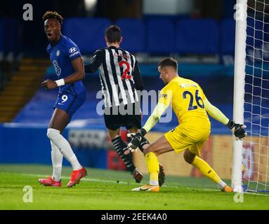 LONDRES, ANGLETERRE - FÉVRIER 15 : h9 (Bleu) pendant la première entre Chelsea et Newcastle United au stade Stamford Bridge, Londres, Royaume-Uni, le 15 février Banque D'Images