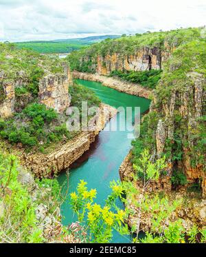 Vue panoramique sur les Canyons de Furnas à Capitólio MG Brésil. Beau paysage de l'éco-tourisme de l'état de Minas Gerais. Banque D'Images