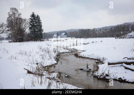 La Ruhr prés près de Wetter, le ruisseau Stollenbach, hiver, neige, région de la Ruhr, Rhénanie-du-Nord-Westphalie, Allemagne. Die Ruhrauen BEI Wetter, der Sto Banque D'Images