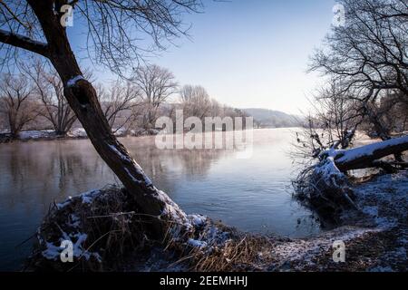 La Ruhr près de Wetter-Wengern, hiver, neige, région de la Ruhr, Rhénanie-du-Nord-Westphalie, Allemagne. Die Ruhr BEI Wetter-Wengern, hiver, Schnee, Ruhrgebiet Banque D'Images