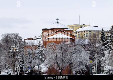 Le jardin à côté de l'église médiévale de Saint Sofia, datant du 4ème-6ème siècle en hiver, Sofia, Bulgarie, Europe Banque D'Images