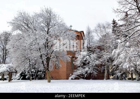 Le jardin à côté de l'église médiévale de Saint Sofia, datant du 4ème-6ème siècle en hiver, Sofia, Bulgarie, Europe Banque D'Images