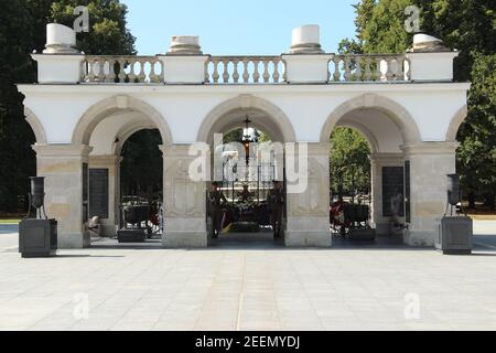 Tombe du soldat inconnu sur la place Pilsudski, Varsovie, Pologne Banque D'Images