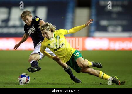 Photo du dossier datée du 02-02-2021 de Maikel Kieftenbeld de Millwall (à gauche). Date de publication : le mardi 16 février 2021. Banque D'Images