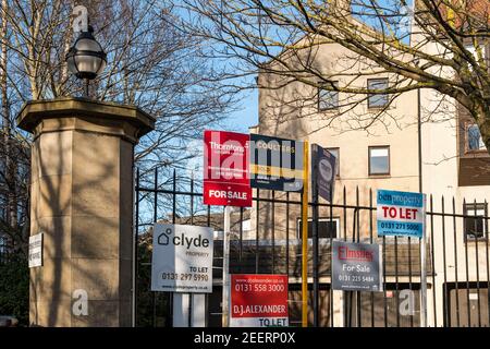 Agents immobiliers biens à vendre, à laisser et vendre des enseignes, Leith, Edinburgh, Écosse, Royaume-Uni Banque D'Images