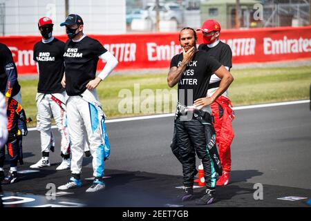 HAMILTON Lewis (gbr), Mercedes AMG F1 GP W11 Hybrid EQ Power+, cérémonie de fin de portrait DU RACISME lors du Grand Prix Emirates Formule 1 du 70e anniversaire 2020, du 07 au 09 août 2020 sur le circuit Silverstone, à Silverstone, Royaume-Uni - photo Florent Gooden / DPPI Banque D'Images
