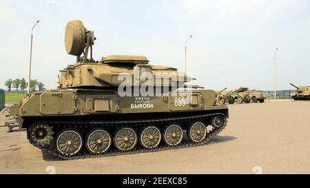 Véhicules blindés de fabrication soviétique sur le site du musée de la ligne de Staline, véhicule blindé autopropulsé anti-avion ZSU-23-4 Shilka, Minsk, Bélarus Banque D'Images