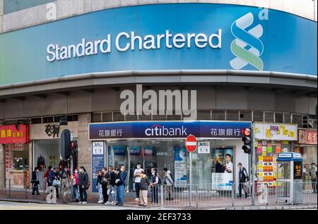 Hong Kong, Chine. 26 janvier 2021. Société britannique de services bancaires et financiers multinationale Standard Chartered, succursale de Hong Kong. Crédit: Budrul Chukrut/SOPA Images/ZUMA Wire/Alay Live News Banque D'Images