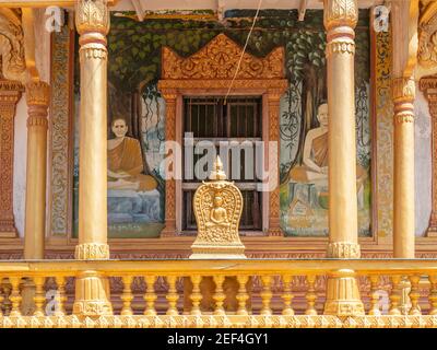 Façade de Mongkol Serei Kien Khleang, temple bouddhiste de Phnom Penh, Cambodge, situé entre le Tonle SAP et le Mékong. Banque D'Images
