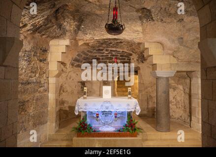 Nazareth, Israël, 6 septembre 2018 : chapelle basse avec autel à la basilique de l'Annonciation à Nazareth, Israël Banque D'Images