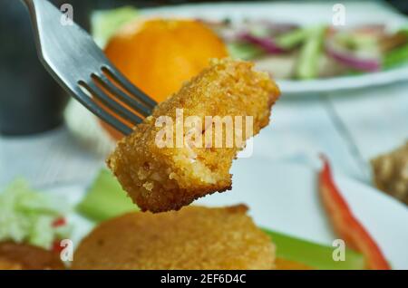 Gâteaux de poisson de Durban, vérifier les prix de la morue et du saumon Banque D'Images