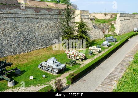 Exposition de chars à Kalemegdan - la forteresse de Belgrade et le parc du même nom à Belgrade, Serbie. Banque D'Images