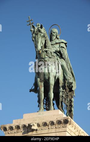 Statue de Saint-Étienne (premier roi de Hongrie), quartier du château, Budapest, Hongrie. Banque D'Images