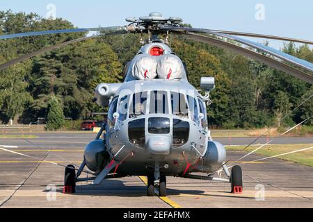 Hélicoptère de transport mi-171Sh de la Force aérienne croate sur le tarmac de la base aérienne Kleine-Brogel. Belgique - 14 septembre 2019. Banque D'Images