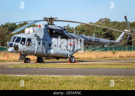 Hélicoptère de transport mi-171Sh de la Force aérienne croate sur le tarmac de la base aérienne Kleine-Brogel. Belgique - 14 septembre 2019. Banque D'Images