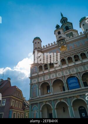 Poznan Pologne Mai 10 2019 Hôtel de ville sur la place du marché Banque D'Images