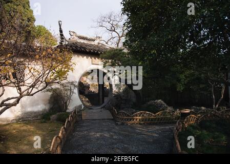L'entrée du couple's Retreat Garden(ou Yuan) construit sur 1616 est un jardin classique à Suzhou, Jiangsu, Chine. Banque D'Images