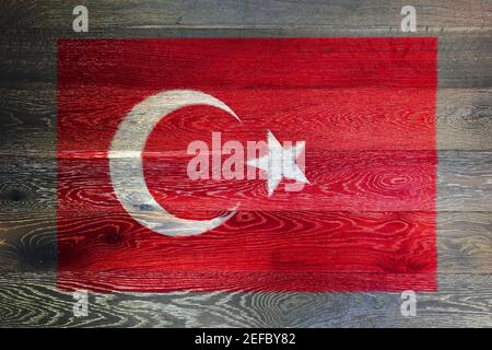 Drapeau turc sur fond rustique de surface en bois ancien Banque D'Images