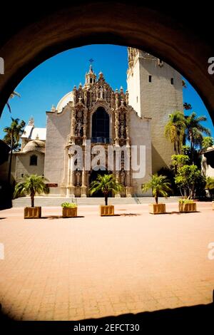 Façade d'un bâtiment de style espagnol, San Diego, Californie, États-Unis Banque D'Images