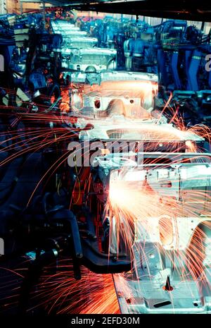 Chaîne d'assemblage robotique -- carrosserie de voiture de soudage usine Chrysler, Newmark, DE Banque D'Images