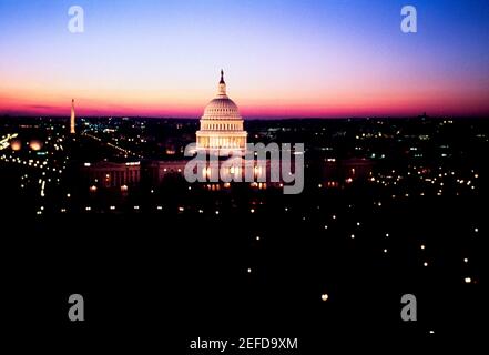 Bâtiment du gouvernement lit up at night, Capitol Building, Washington DC, USA Banque D'Images