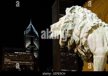 Statue d'un lion de bronze, Art Institute of Chicago, Chicago, Illinois, États-Unis Banque D'Images