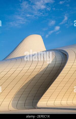 Azerbaïdjan, Bakou, Heydar Aliyev Cultural Centre - un Libary, Musuem et centre de conférence conçu par l'architecte Zaha Hadid Banque D'Images
