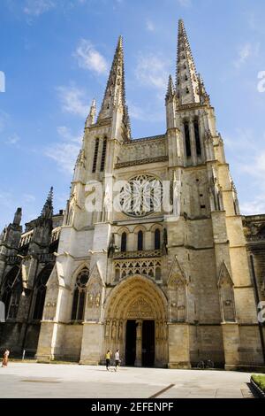Façade d'une église, Cathédrale Saint-André, Bordeaux, Aquitaine, France Banque D'Images