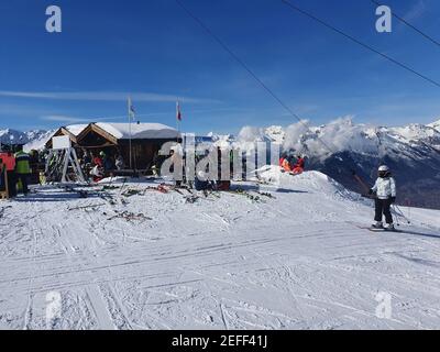 2/17/2021 - Veysonnaz, Suisse 15/02/2021 - masques obligatoires, capacité réduite à 50%, abris ouverts uniquement à emporter, mais remontées mécaniques ouvertes dès le début de la saison usage éditorial uniquement (photo d'IPA/Sipa USA) Banque D'Images