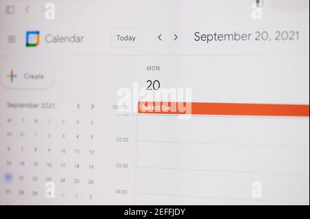 New york, Etats-Unis - 17 février 2021: Sukkot Eve 20 de septembre sur google calendrier sur l'écran d'ordinateur portable vue rapprochée. Banque D'Images