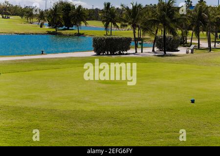 Lac dans un parcours de golf, Key West, Floride, États-Unis Banque D'Images