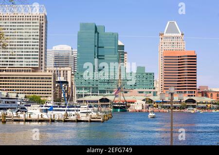 Bâtiments à bord de l'eau, le port intérieur, Baltimore, Maryland, USA Banque D'Images