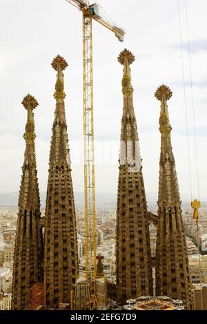 Tours d'une église, Sagrada Familia, Barcelone, Espagne Banque D'Images