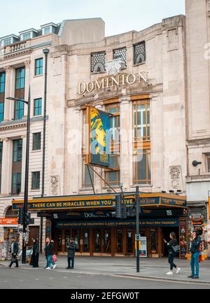 Le Dominion Theatre, qui présente le « Prince of Egypt » dans le West End de Londres, est fermé jusqu'à notification en raison d'une épidémie de coronavirus, Londres, Angleterre, mars 2020 Banque D'Images