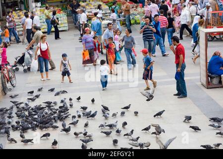 Vue panoramique de la foule dans un marché, Istanbul, Turquie Banque D'Images